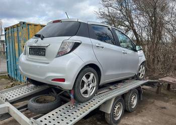 TOYOTA YARIS HYBRID 2014R