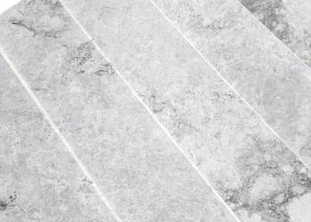 Stopień marmurowy Tundra Grey polerowany z bullnose 135x33x2 cm