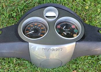 PIAGGIO CARNABY licznik wraz z obudowa