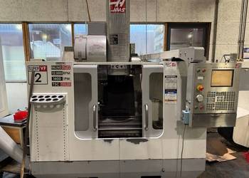 HAAS VF-2 2005 – Centrum CNC z 4 osią i TSC – 20 narzędzi