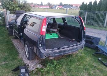 Części Volvo V70 z 2002 roku 2,4i 140 KM kod lakieru 417-26