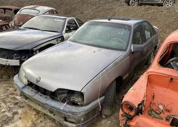 Opel omega A 3000i błotnik , silnik , fotele