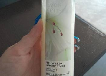 Kremowy żel pod prysznic White Lily 250ml.