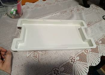 pojemnik do lodówki Beko, prawdopodobnie przeznaczony na kostki lodu