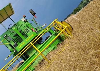 John Deere 330 piękny egzemplarz
