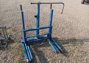 Wózek do montażu kół