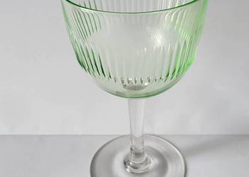 Kieliszki uranowe ładny szlif