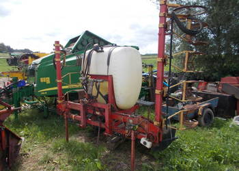 Opryskiwacz międzyrzędzi