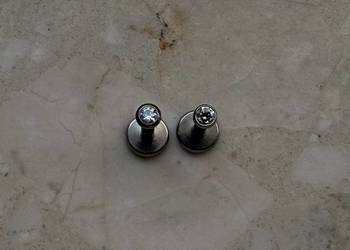 Kolczyk Labret Tytan z Cyrkonią Push-In Threadless 6 mm, 1,2 mm (16G)