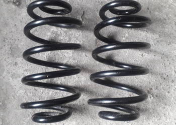 Sprężyny tylnego zawieszenia OPEL VECTRA C KOMBI 2005r