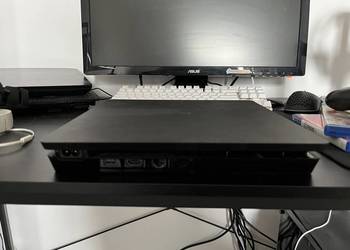 PlayStation ps4 slim
