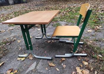 Zestaw krzesełko i stolik w stylu industrialnym