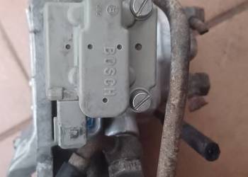 Regulator ciśnienia paliwa Audi VW 2437020005
