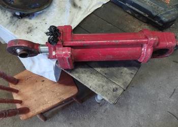 Sprzedam siłownik hydrauliczny tłok 100 tłoczysko 40 potężny