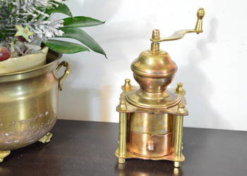 mosiężny ręczny MŁYNEK do kawy b. stary