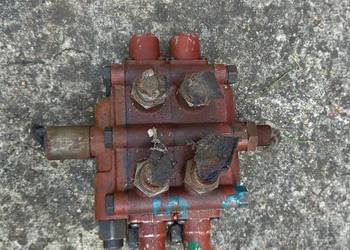 Rozdzielacz hydrauliczny dwusekcyjny 2RBS