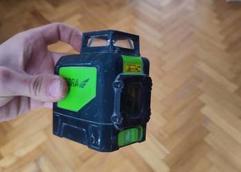 Laser krzyżowy zielony.