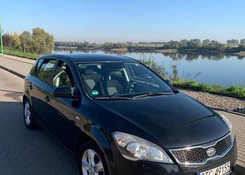 Samochód osobowy KIA CEED rocznik 2012 1.6 benzyna