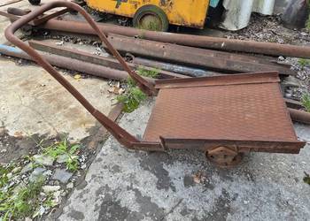 PILNE OKAZJA! Stary wózek przemysłowy loft żeliwne koła baza stolik retro