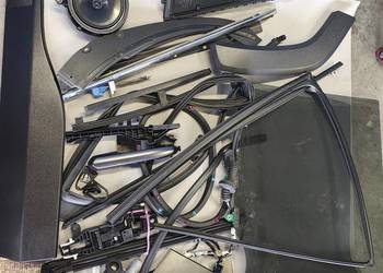 RAV4 V 1G3 tył prawy listwa szyba klamka zamek podnośnik RAV4 V 1G3 tył prawy listwa szyba klamka zamek podnośnik