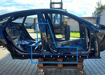 Audi A7 II 4K8 4M0 TFSI SŁUPEK ŚRODKOWY PRAWY 