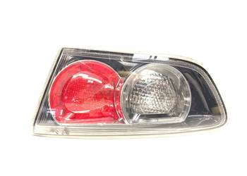 LAMPA TYŁ PRAWA WEWNĘTRZNA MITSUBISHI LANCER VIII P5614R Sedan/Limuzyn