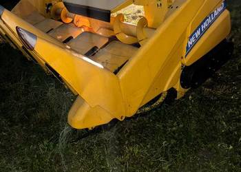 Przystawka do kukurydzy małoużywana 2015 New holland tc 5.80