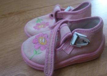 buty dziewczęce r. 18 wkł. 11,5 cm
