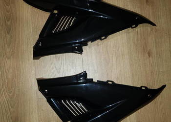 Trojkaty Yamaha Aerox plastik wypelnienie Nowe Lakierowane Czarny Polysk