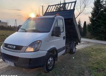 Iveco Daily 35C15. Krótki rozstaw osi, wywrotka z przystawki.