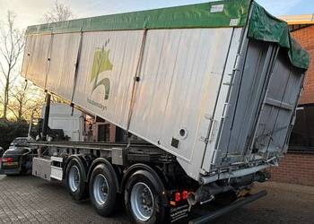 3 osiowa naczepa wywrotka z wydmuchem do paszy