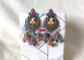 Kolczyki indyjskie jhumki srebrny kolor kolorowe koraliki boho bohemian etn Kolczyki indyjskie jhumki srebrny kolor kolorowe koraliki boho bohemian etn