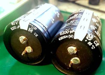 2x Kondensator Panasonic Matsushita 8200uF 80V Audio Snap-In 35 x 50mm