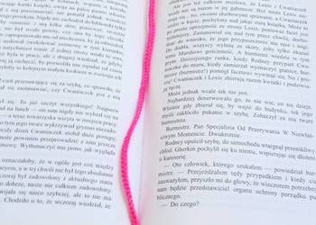 Motylek wykonany na szydełku, zakładka do książki