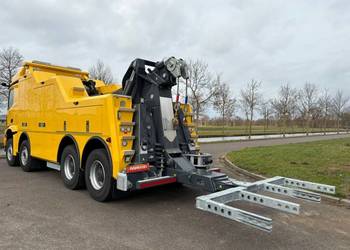Mercedes Arocs 4 osiowy holownik 8x4do Tirow ciezarowek
