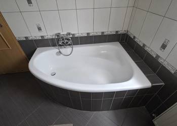Wanna narożna 150x100 do obudowy płytkami