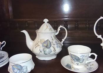 Filiżanka Mayfair. Pottery. Made in England.   Biała porcela