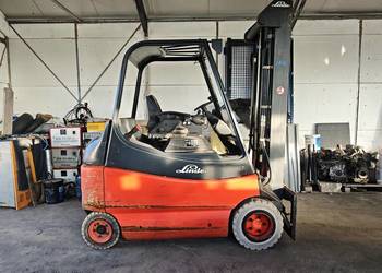 Elektryczny wózek widłowy Linde E30 3t Wolny skok wideł