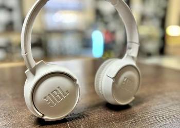 Słuchawki bezprzewodowe nauszne JBL Tune 510BT.