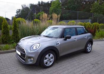 Mini 24tys_5 drzwi_Klimatronik_Asystent parkowania_Parki przód-tył_Tempomat