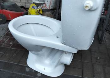 Muszla klozetowa że spłuczką