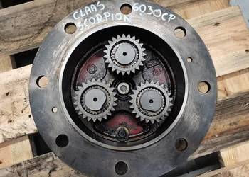 Claas Ares .... {Kosz satelit Carraro}