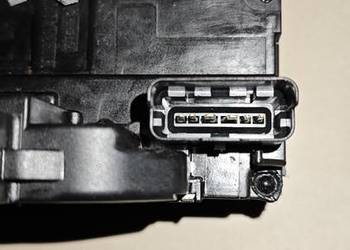 Zamek do drzwi lewy przód Nissan Juke F15 6 pin