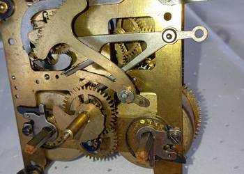 Stary Zegar kominkowy mechaniczny Muthe dla zdolnych