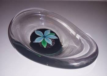 Szklana patera  autorstwa Paula Kedelva