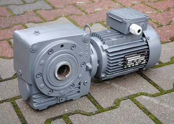 Motoreduktor kątowy 0.55kw. 18obr./min. firmy SEW