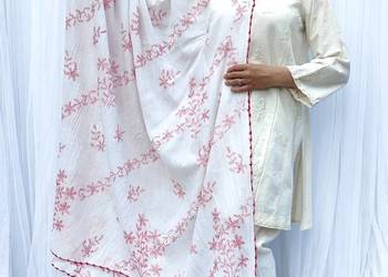 Duża chusta szal dupatta haftowana biała bawełna orient hidżab hijab turba