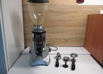 Profesjonalny młynek do kawy SAECO model DG001 - super stan!