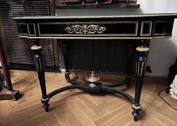 stół Napoleon po profesjonalnej renowacji