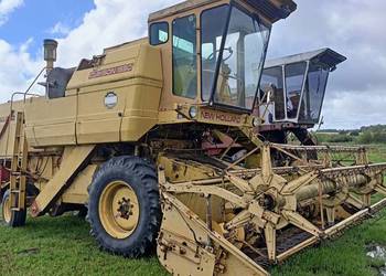 Kombajn zbożowy New Holland 1550
